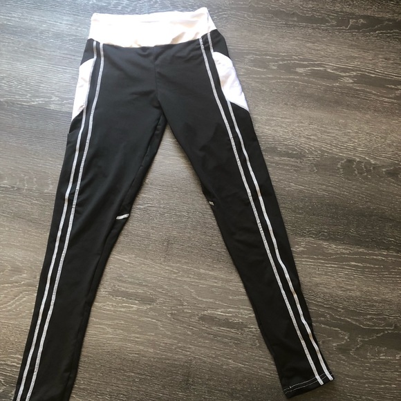 Sexy Yoga Leggings with side mesh pocket - Picture 7 of 7